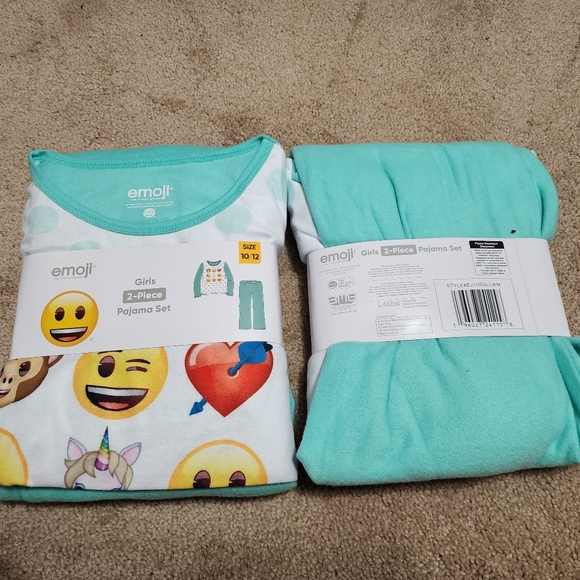 Emoji Graphic 2pc Pajama Set (various sizes) - Picture 9 of 10